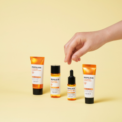 مجموعة البروبوليس وفيتامين بي 5 لتفتيح وحماية البشرة سوم باي مي some by mi Propolis and Vitamin B5 set to lighten and protect the skin